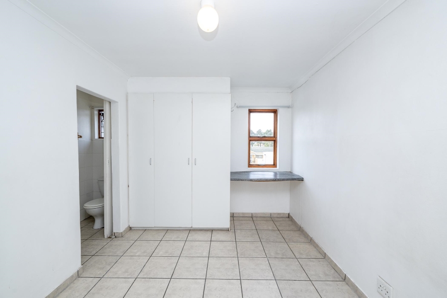 1 Bedroom Property for Sale in Kenilworth Western Cape